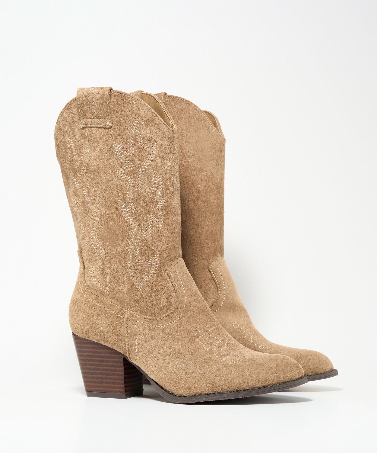 Botas cowboy media caña tacón  image number null